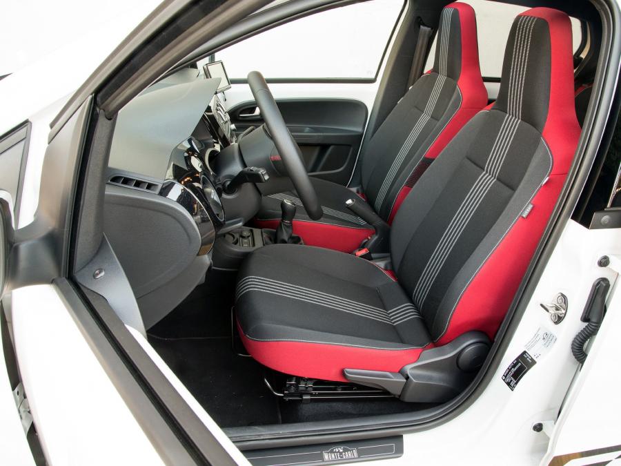 Интерьер Skoda Citigo Monte Carlo 2014 года  (фото 7 из 13)